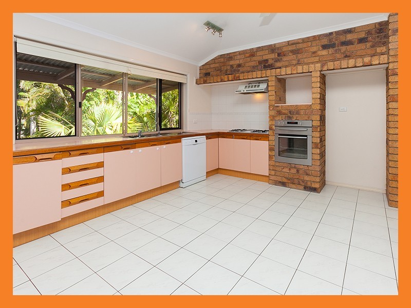 14 Kaiser Drive, Windaroo QLD 4207