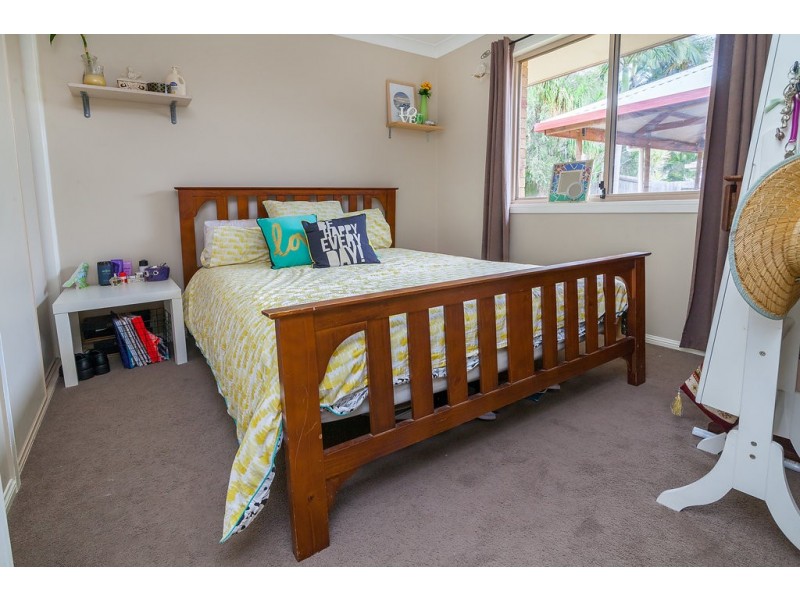 27 VIROSA CT, Regents Park QLD 4118