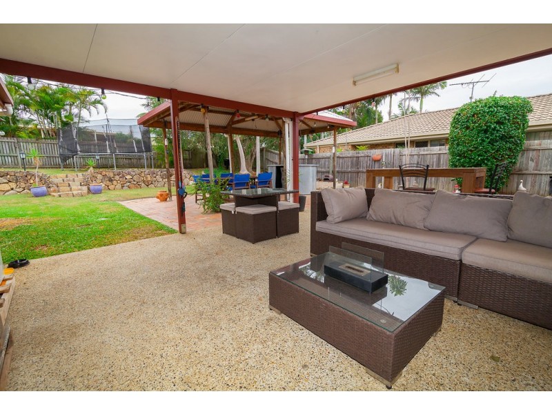 27 VIROSA CT, Regents Park QLD 4118