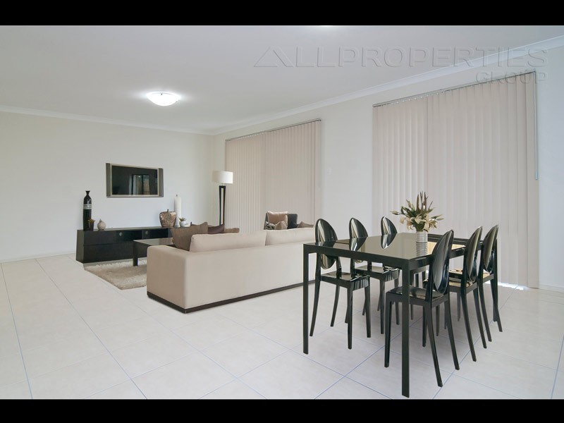 5 Lietzow Street, Redbank Plains QLD 4301