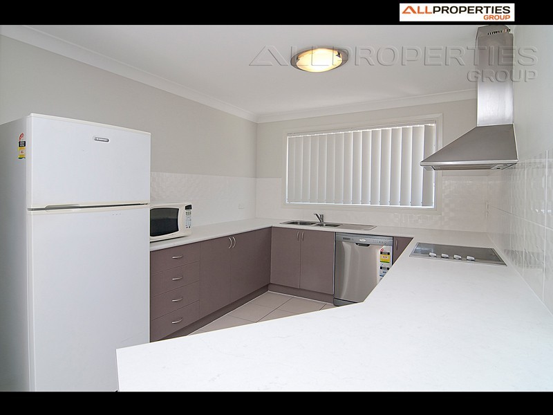 16 Barrington Street, Springfield Lakes QLD 4300