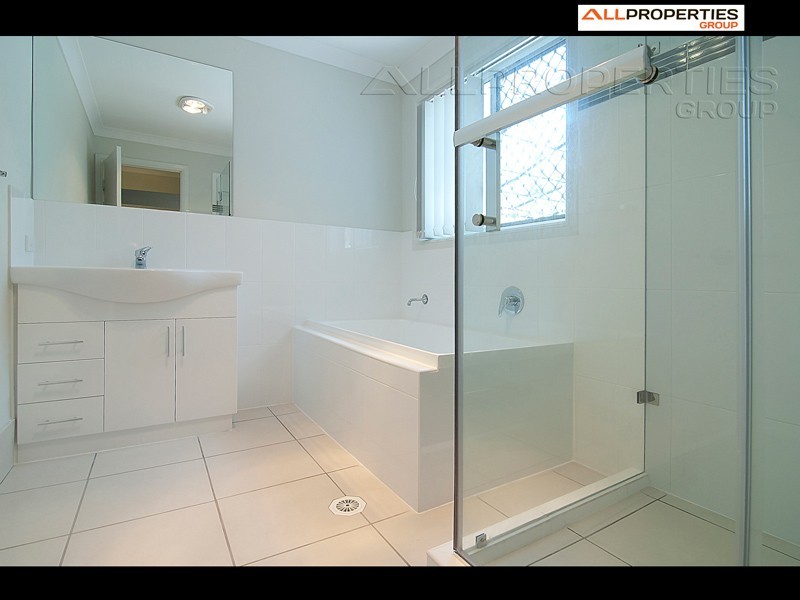 16 Barrington Street, Springfield Lakes QLD 4300
