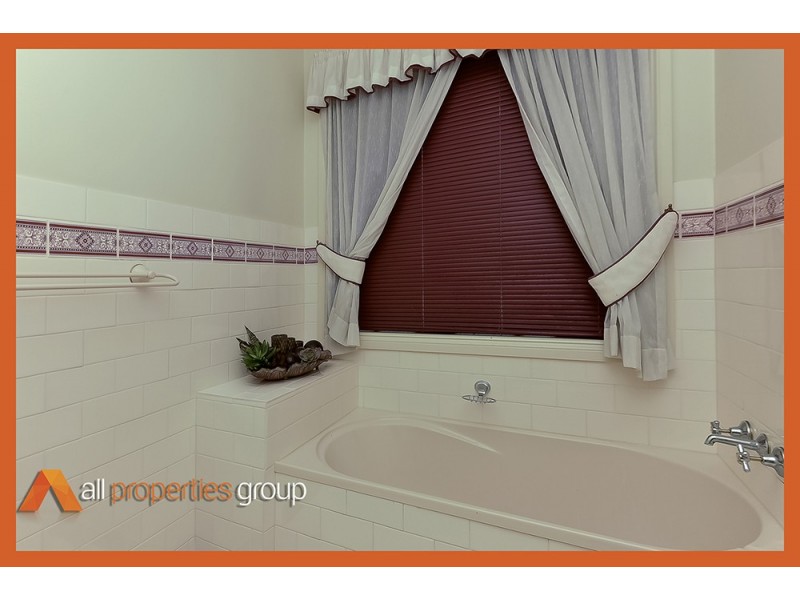 31 Gingko Crescent, Regents Park QLD 4118