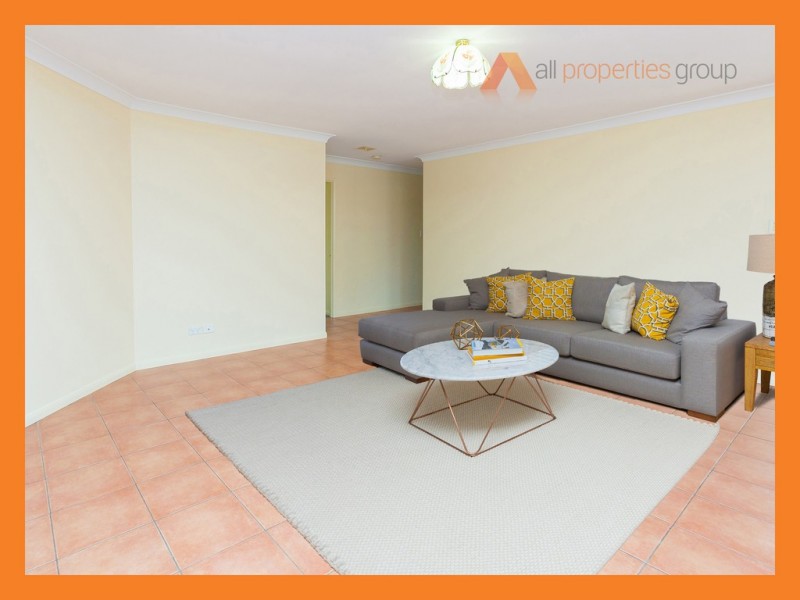 18 HALDHAM CRES, Regents Park QLD 4118