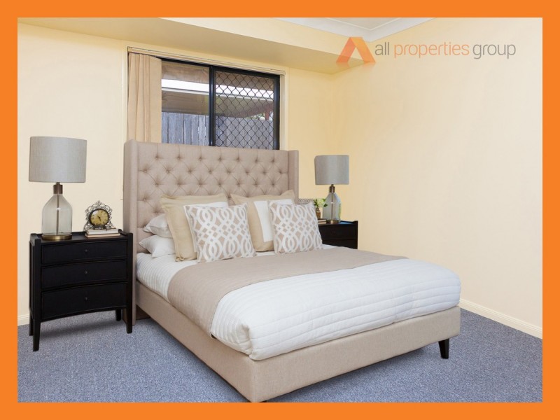 18 HALDHAM CRES, Regents Park QLD 4118