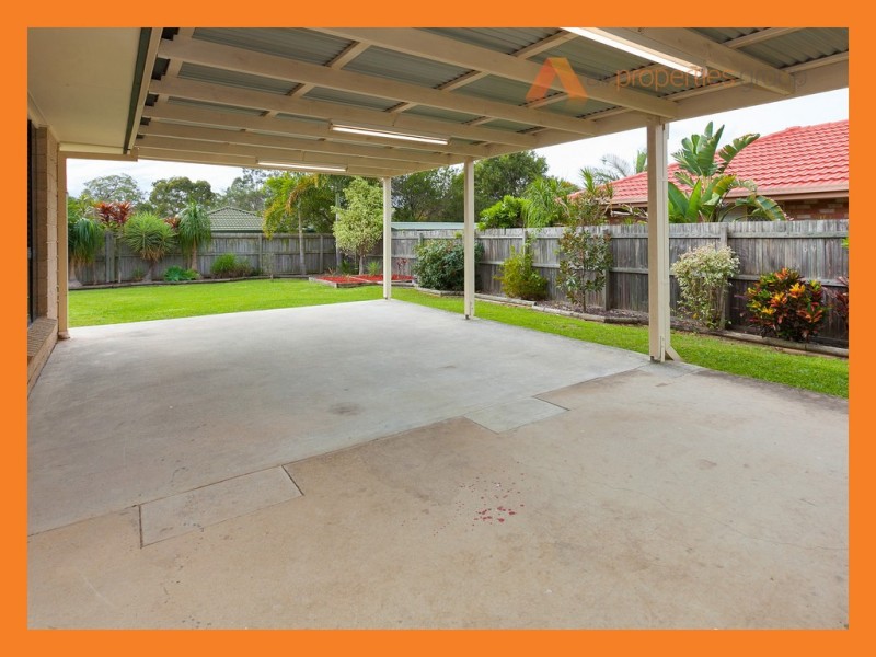 18 HALDHAM CRES, Regents Park QLD 4118