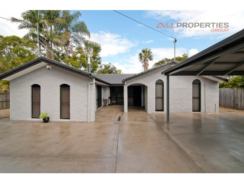 8 Sweetgum Street, Hillcrest QLD 4118