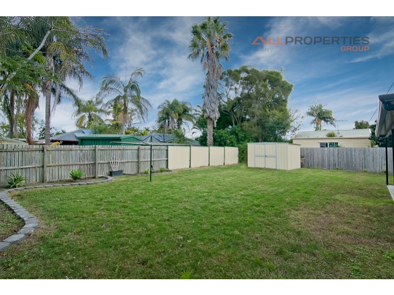 8 Sweetgum Street, Hillcrest QLD 4118
