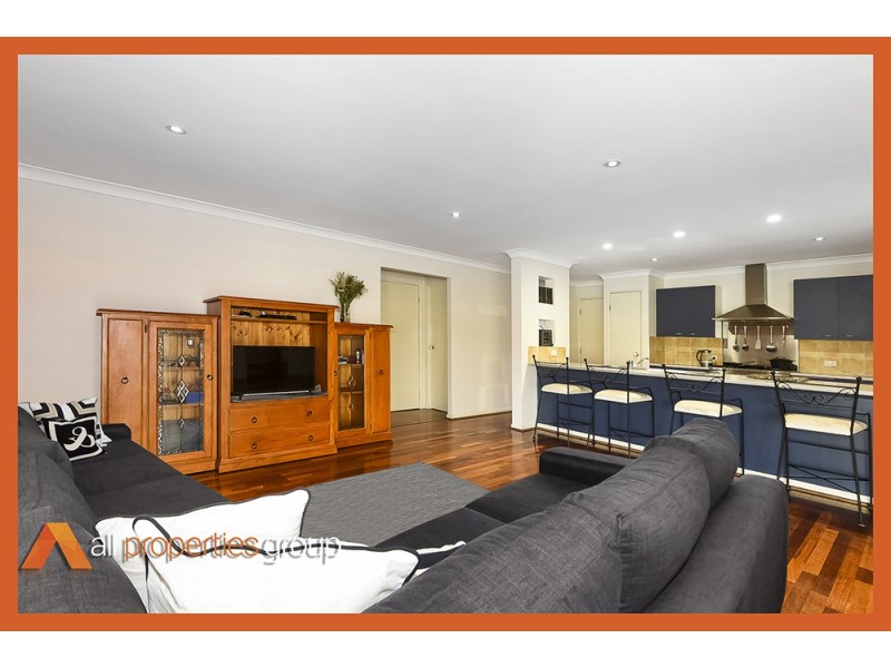 16 Glenlee Place, Parkinson QLD 4115