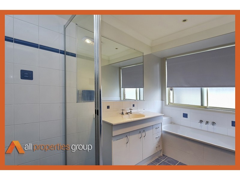 16 Glenlee Place, Parkinson QLD 4115