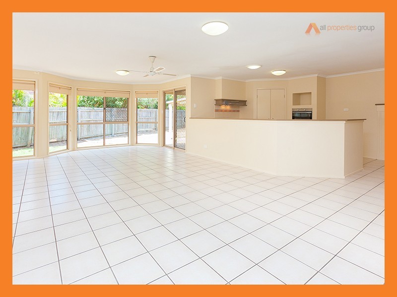 8 Branxton Place, Parkinson QLD 4115