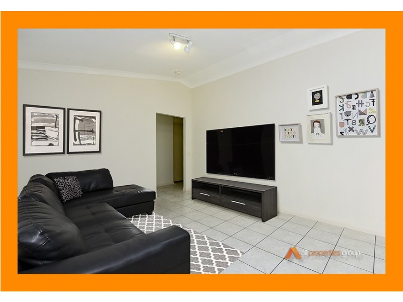 33 Laricina Circuit, Forest Lake QLD 4078