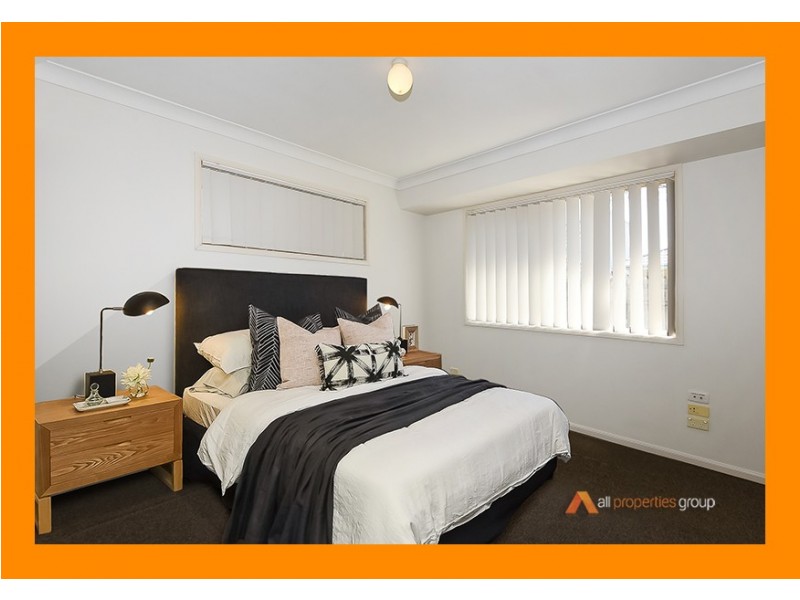 33 Laricina Circuit, Forest Lake QLD 4078
