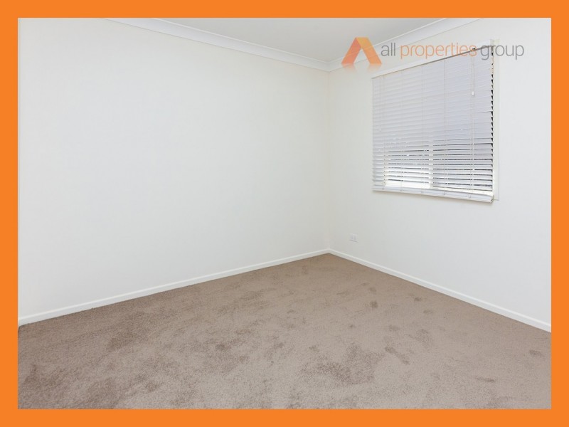 3 MINT GROVE, Regents Park QLD 4118