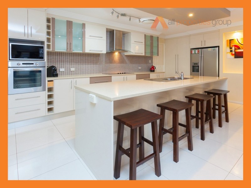 7 PAUL DRIVE, Regents Park QLD 4118