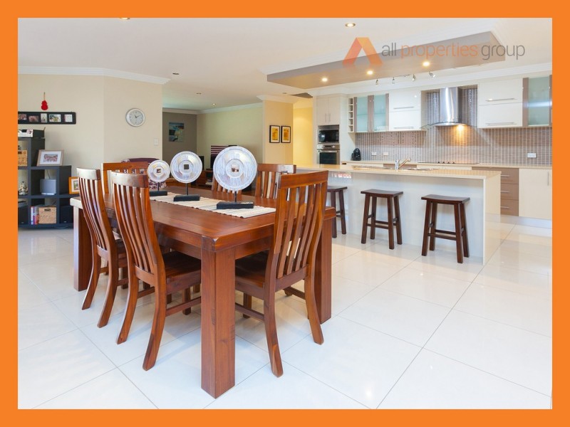 7 PAUL DRIVE, Regents Park QLD 4118