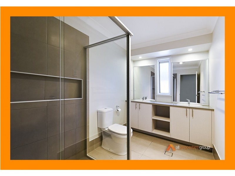 64 The Avenue, Heathwood QLD 4110