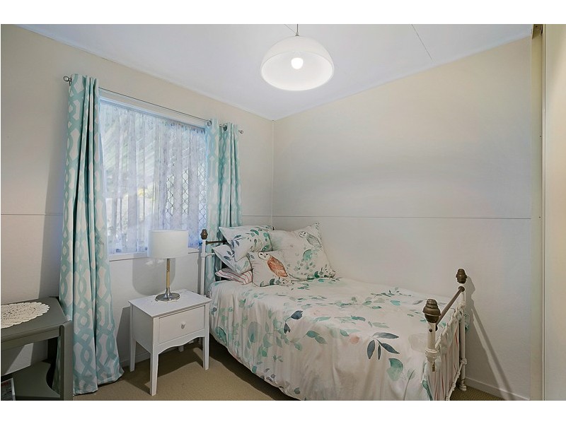 6 Amos Crescent, Mount Lofty QLD 4350