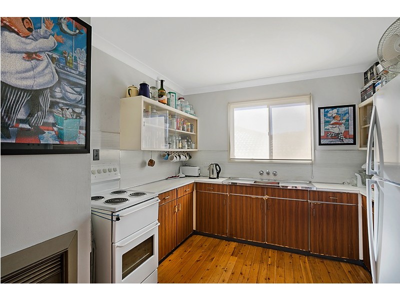 6 Amos Crescent, Mount Lofty QLD 4350