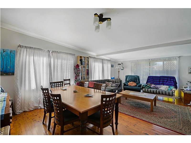 6 Amos Crescent, Mount Lofty QLD 4350