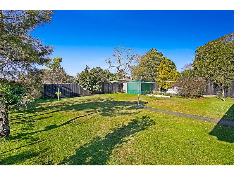 6 Amos Crescent, Mount Lofty QLD 4350