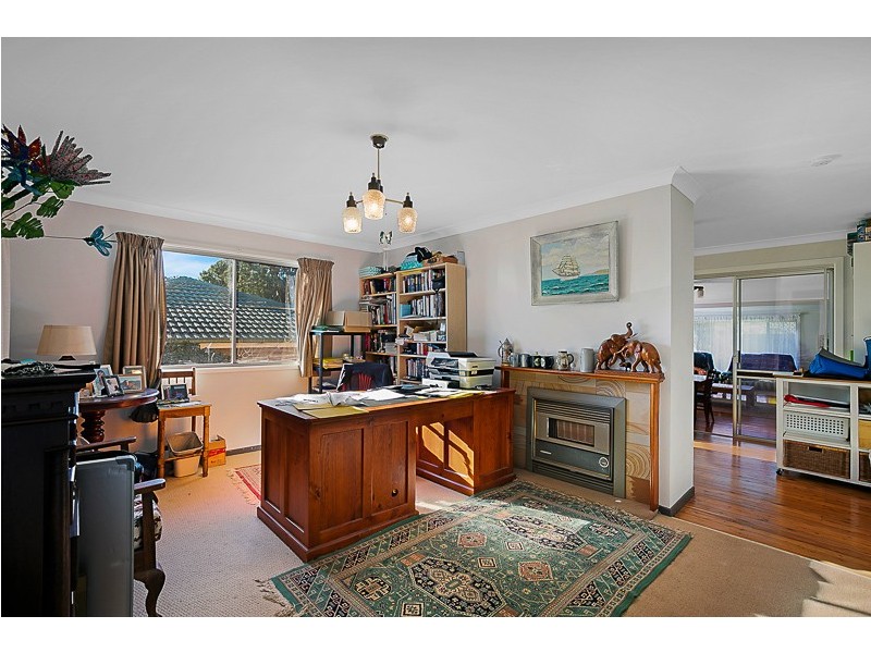 6 Amos Crescent, Mount Lofty QLD 4350