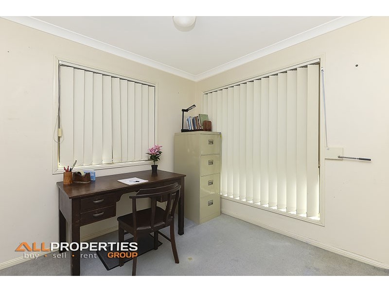 39 Murrumbidgee St, Hillcrest QLD 4118