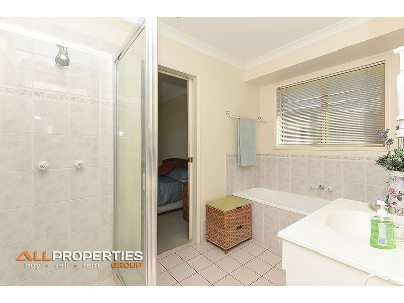 39 Murrumbidgee St, Hillcrest QLD 4118