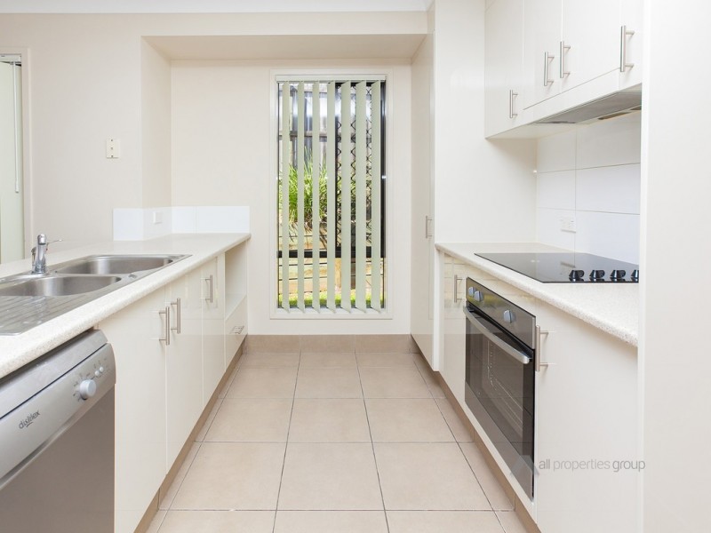 30 Lachlan Lane, Hillcrest QLD 4118