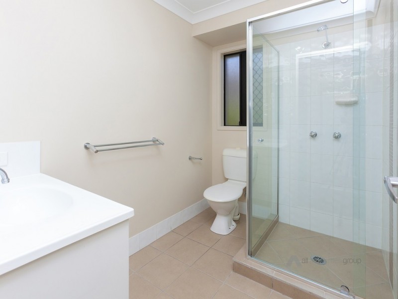 30 Lachlan Lane, Hillcrest QLD 4118