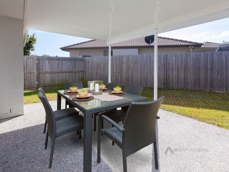 30 Lachlan Lane, Hillcrest QLD 4118