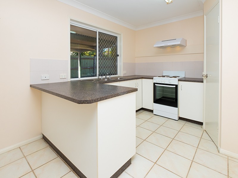 3 Noosa Court, Hillcrest QLD 4118