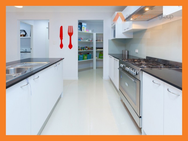 7 Willow Rise Dr, Waterford QLD 4133