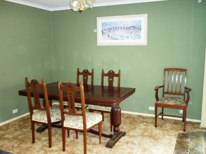 54 Conifer Street, Hillcrest QLD 4118