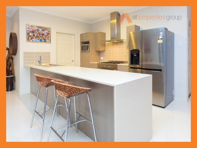 1 Quartz Cl, Greenbank QLD 4124