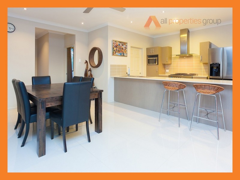 1 Quartz Cl, Greenbank QLD 4124