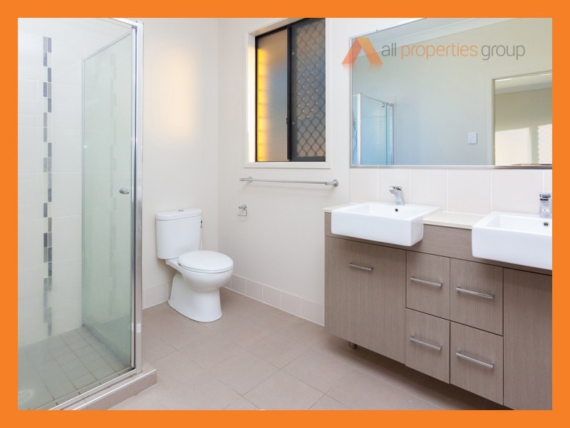 1 Quartz Cl, Greenbank QLD 4124
