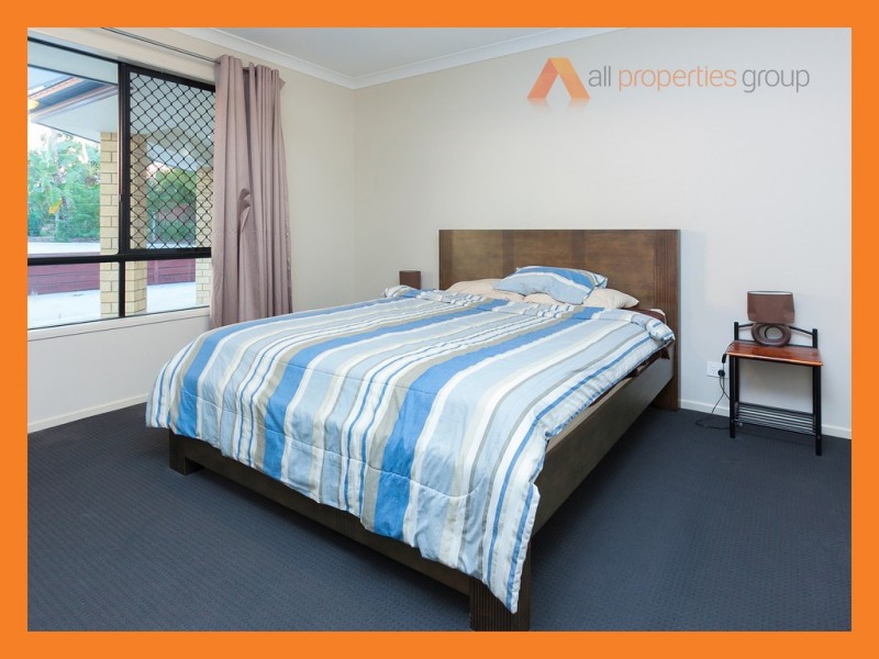 1 Quartz Cl, Greenbank QLD 4124