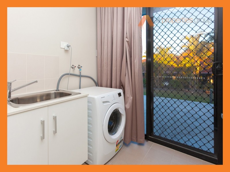 1 Quartz Cl, Greenbank QLD 4124