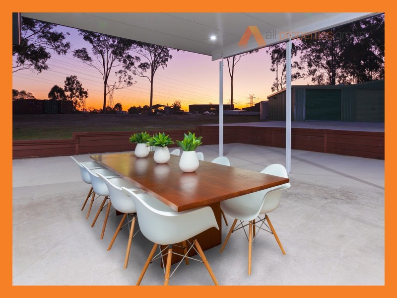 1 Quartz Cl, Greenbank QLD 4124