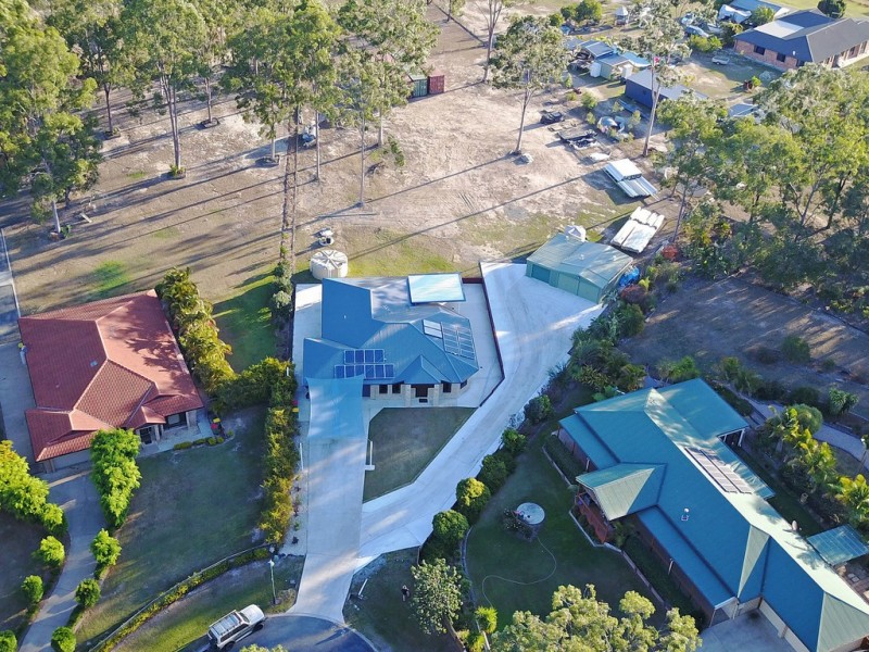 1 Quartz Cl, Greenbank QLD 4124