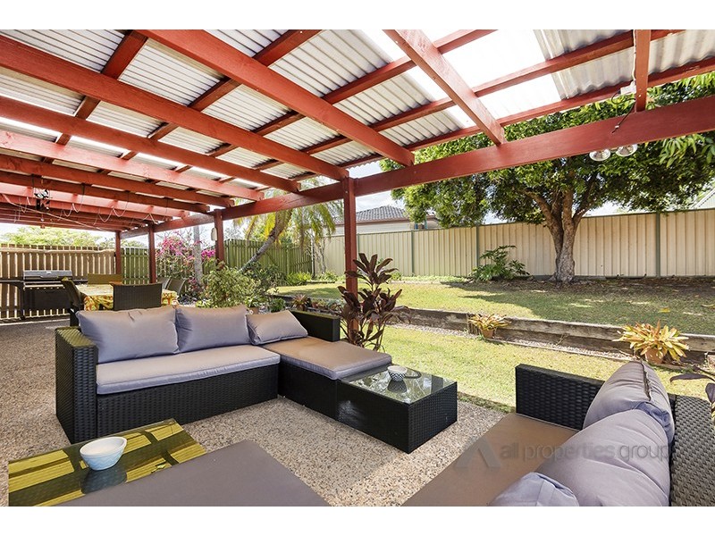 23 REGENCY DRIVE, Regents Park QLD 4118