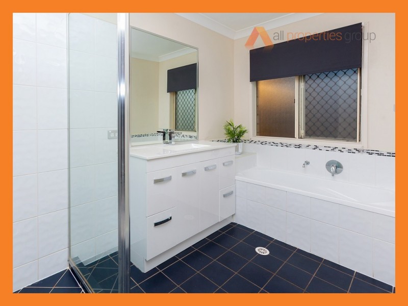 6 Jamboree Cl, Greenbank QLD 4124