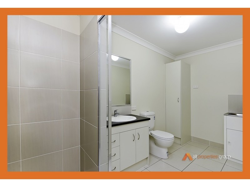 2/7 Bluegrass Court, Hillcrest QLD 4118