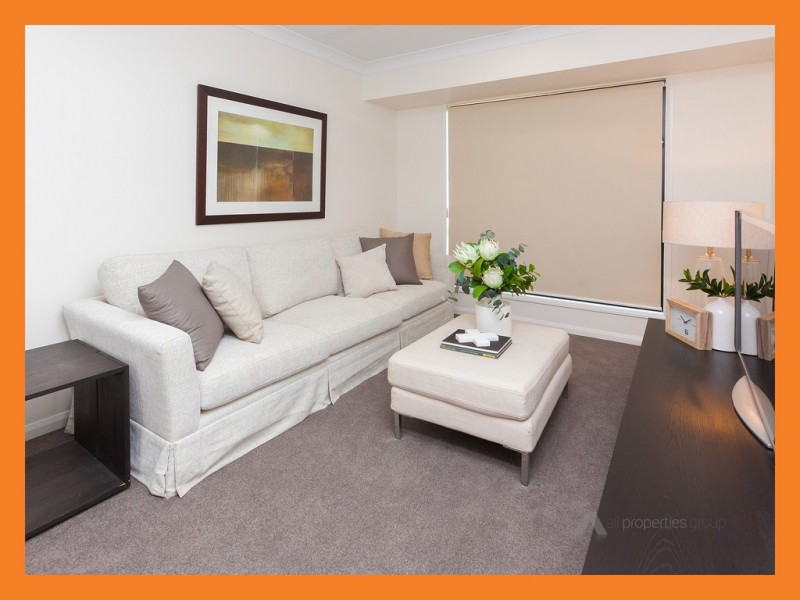 19 Wallace Street, Walloon QLD 4306