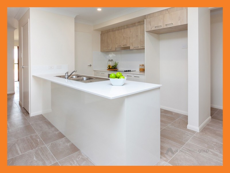 19 Wallace Street, Walloon QLD 4306