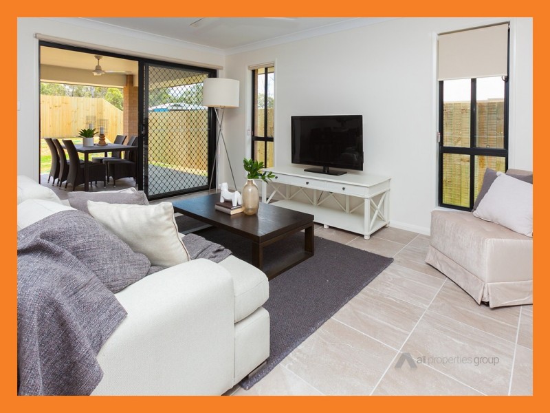 19 Wallace Street, Walloon QLD 4306