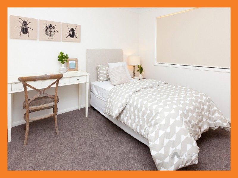 19 Wallace Street, Walloon QLD 4306