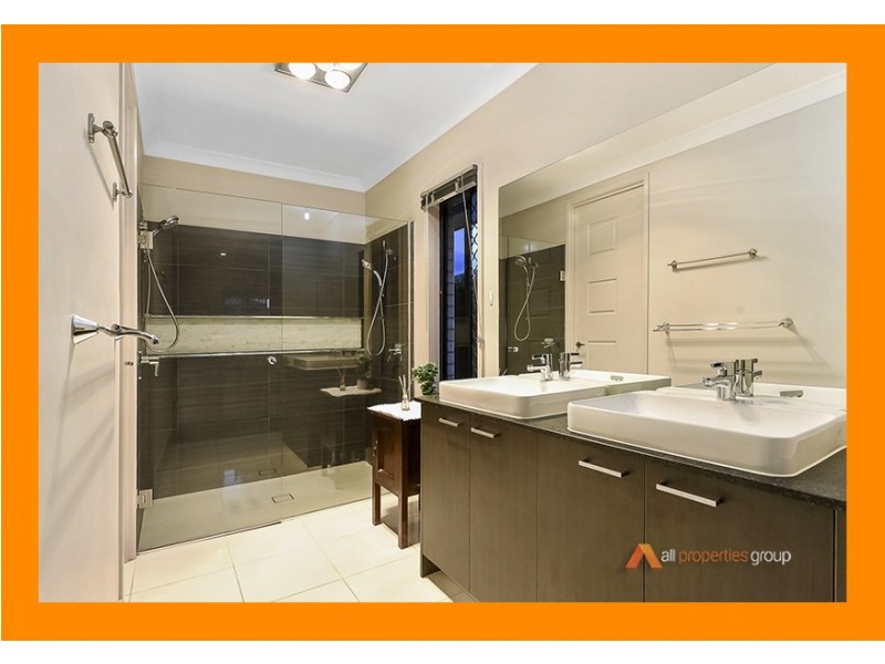 42 Steelwood Street, Heathwood QLD 4110