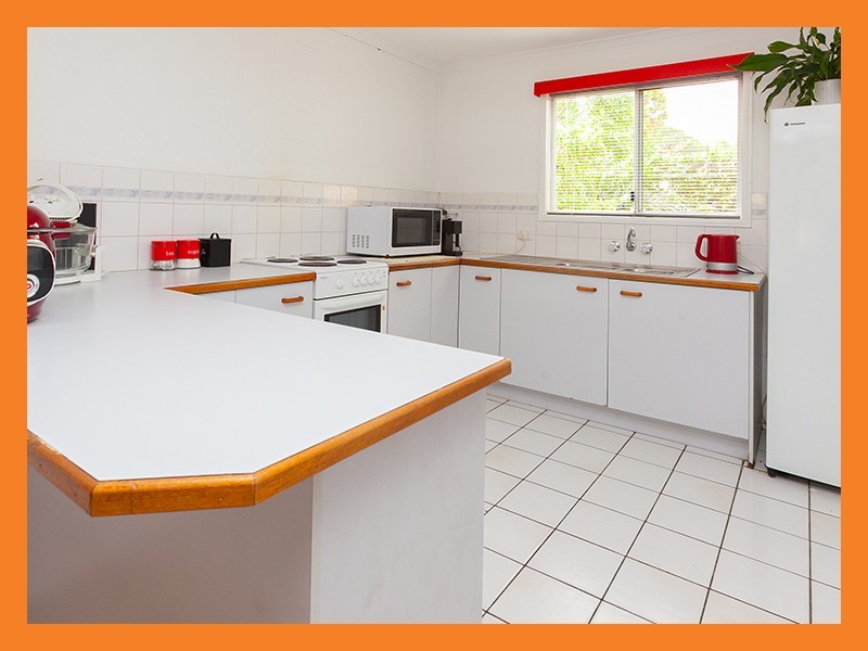2/32 Lindsay Street, Bundamba QLD 4304
